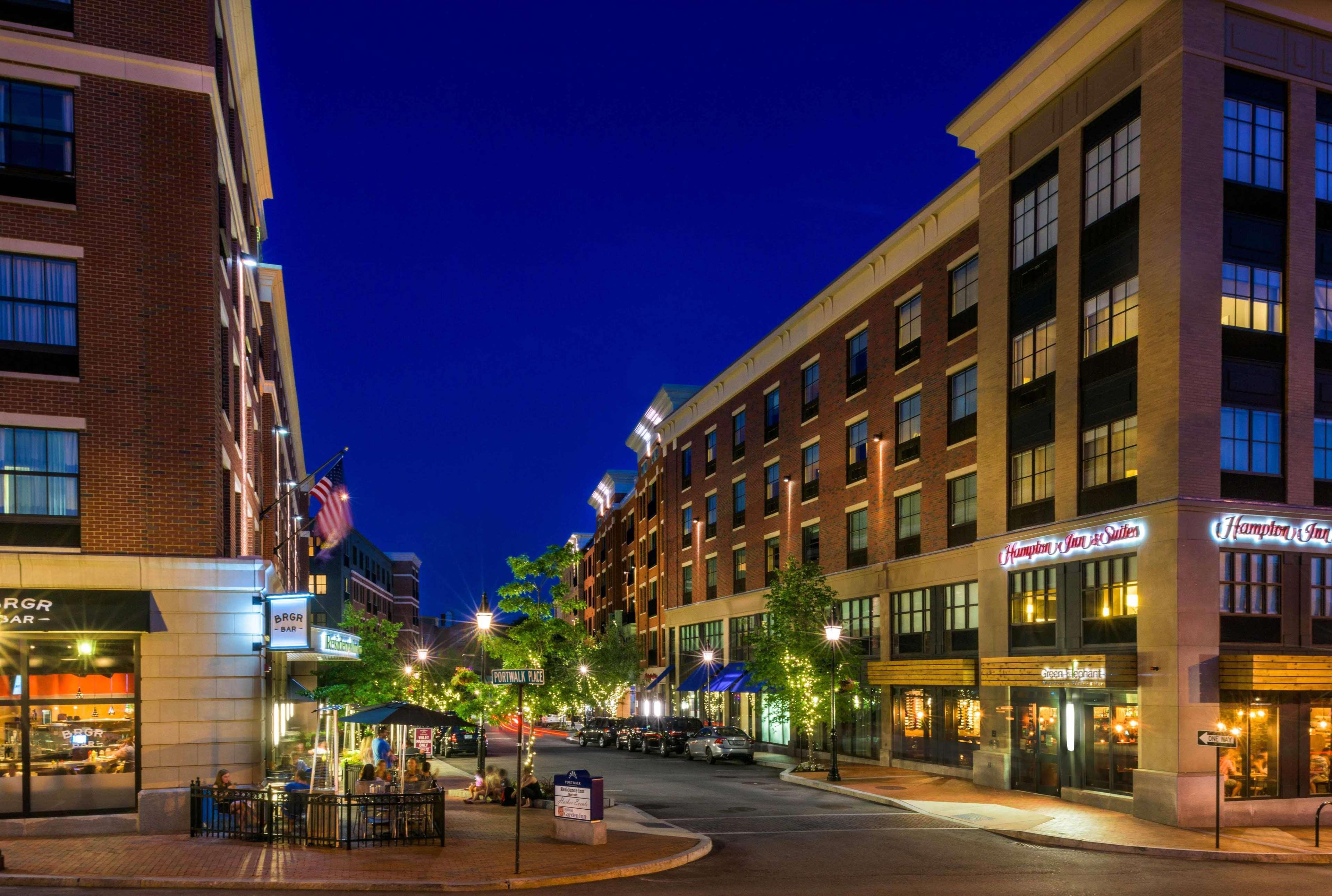 Hampton Inn & Suites Portsmouth Downtown Exterior photo